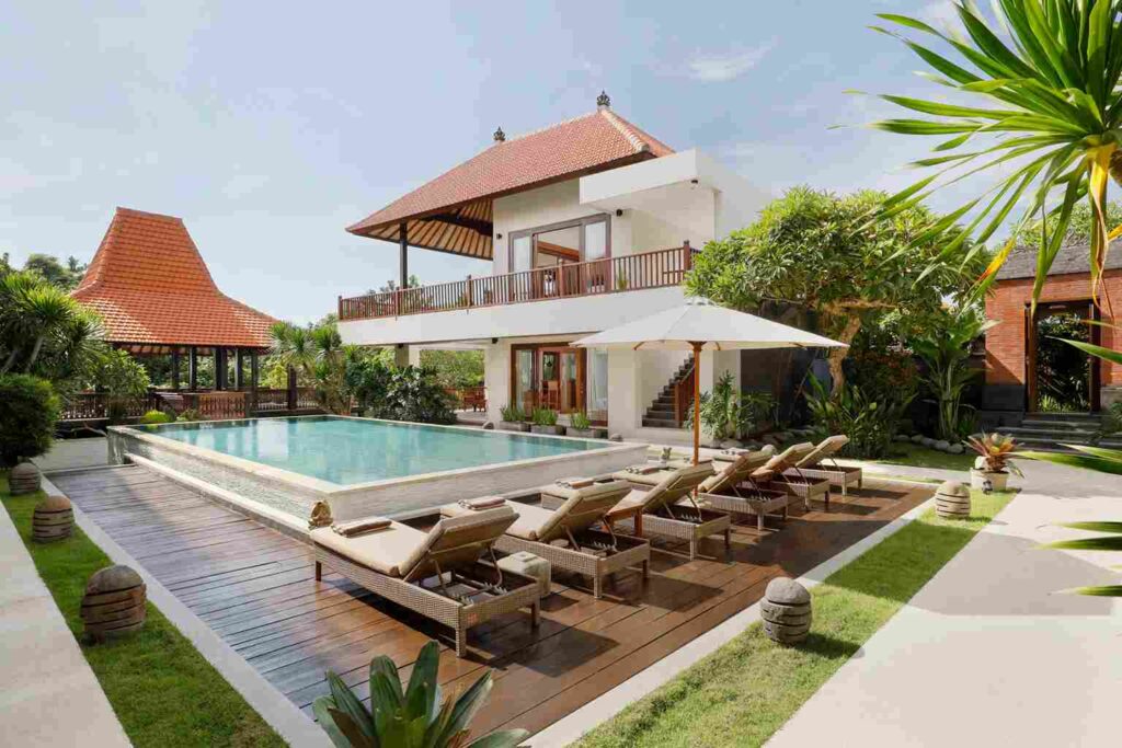 Salah satu villa di Canggu yang dekat dengan berbagai destinasi unggulan, villa Ajib 1 yang memberikan suasana nyaman dan tenang.