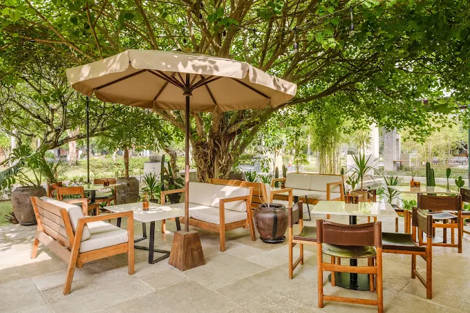 5 Cafe di Bali Bernuansa Mediteranian yang Aesthetic Banget