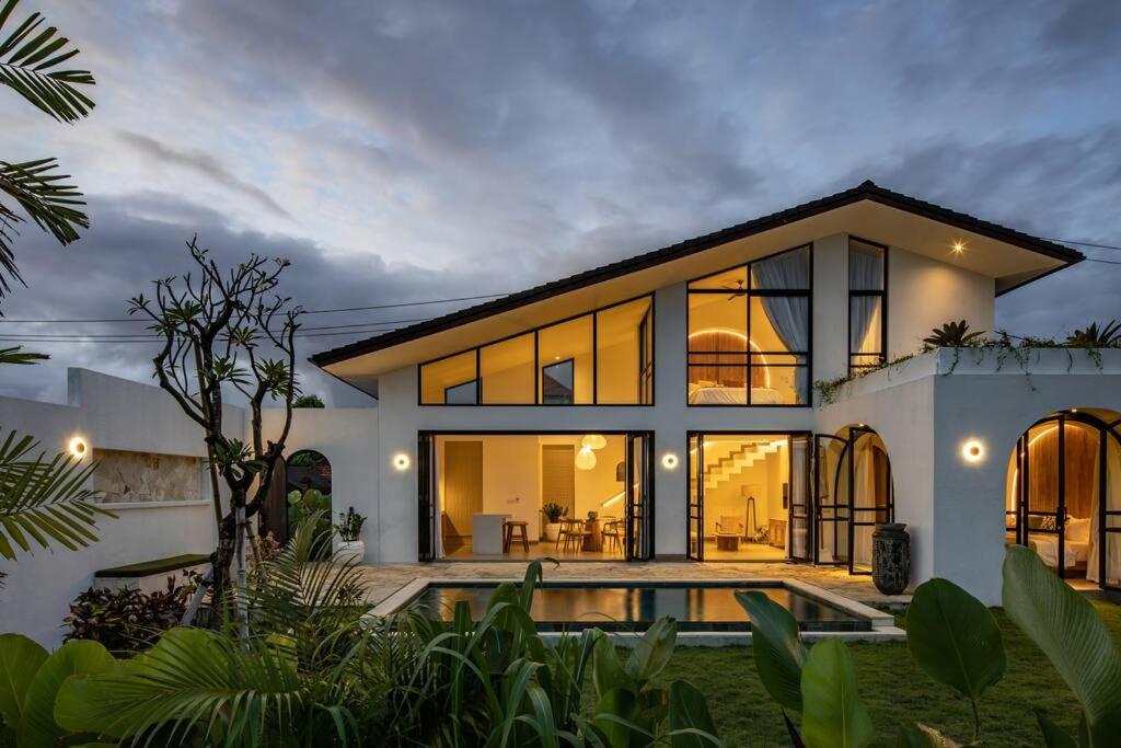 Villa Bali 2 Kamar dengan Private Pool dan Suasana Asri